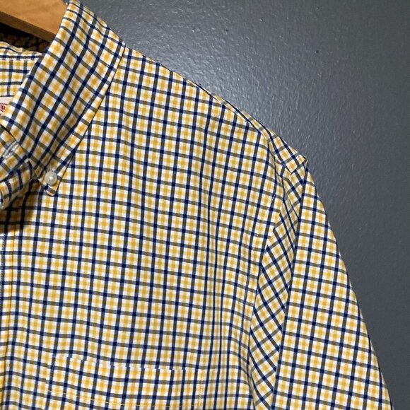 Brooks Brothers Men Check Button Up Shirt Red Fleece Plaid M Yellow Blue Pocket - Picture 2 of 8